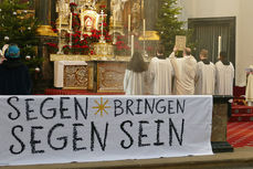 Aussendung der Sternsinger im Hohen Dom zu Fulda (Foto: Karl-Franz Thiede)